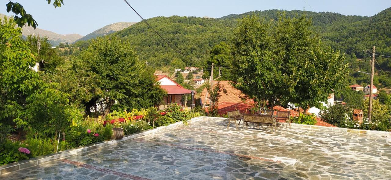 Guesthouse Petrino Pezoula ภายนอก รูปภาพ