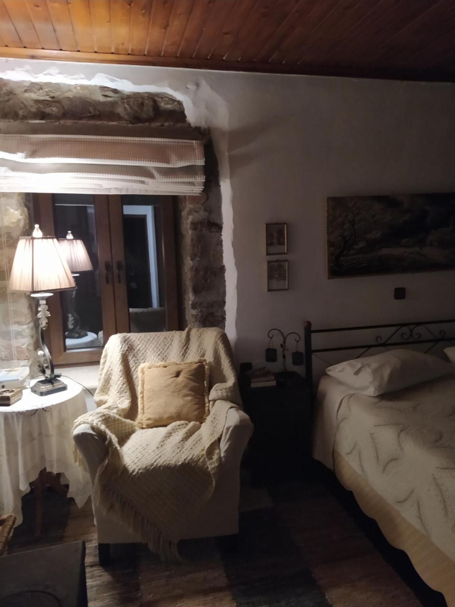 Guesthouse Petrino Pezoula ภายนอก รูปภาพ